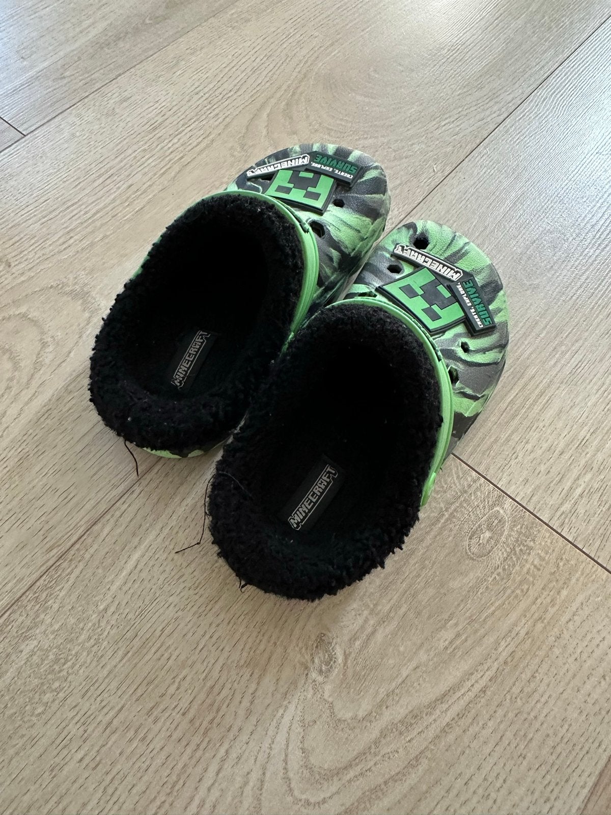 Minecraft Crocs met voering - Maat 29/30, Ophalen, Gebruikt, Jongen, Schoenen