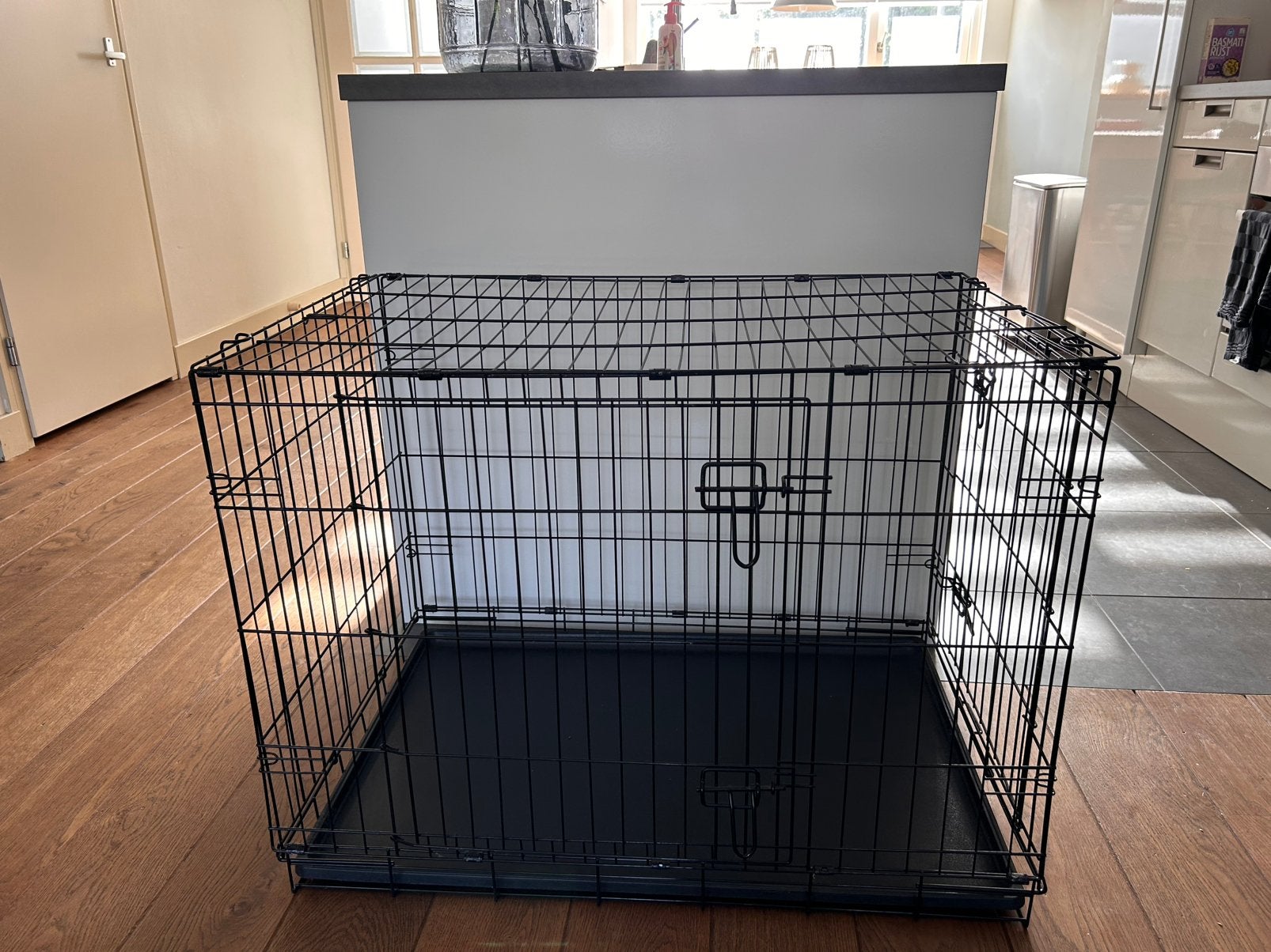 Hondenbench, zwart, 2 deurtjes, 66 cm hoog   6o cm breed, Ophalen, Zo goed als nieuw