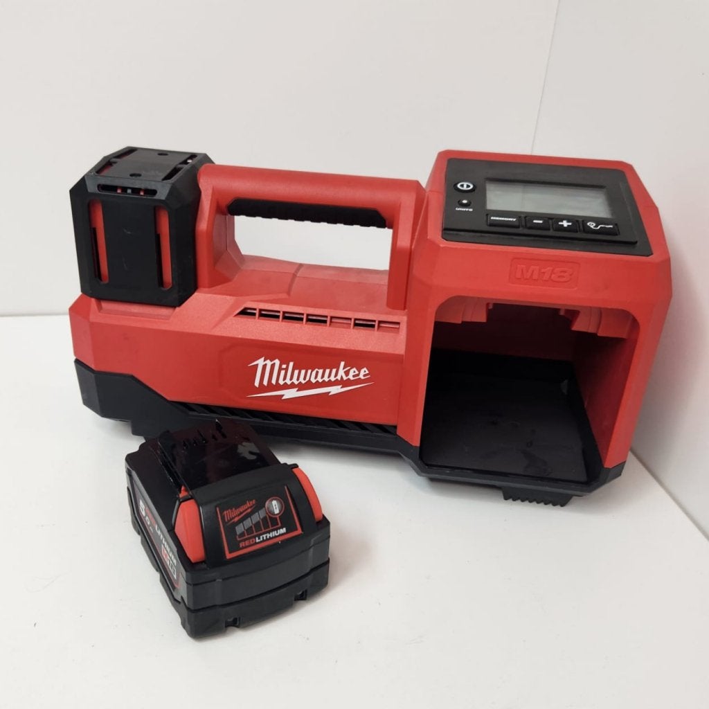 Milwaukee M18 BI Bandencompressor + 5.0Ah accu | Nette staat, Doe-het-zelf en Verbouw, Compressors, Milwaukee, Zo goed als nieuw