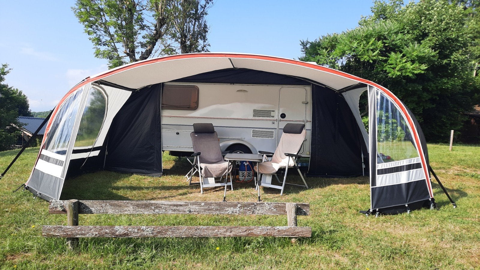 Fortex luifel voor Eriba Touring Troll 552 GT, Ophalen