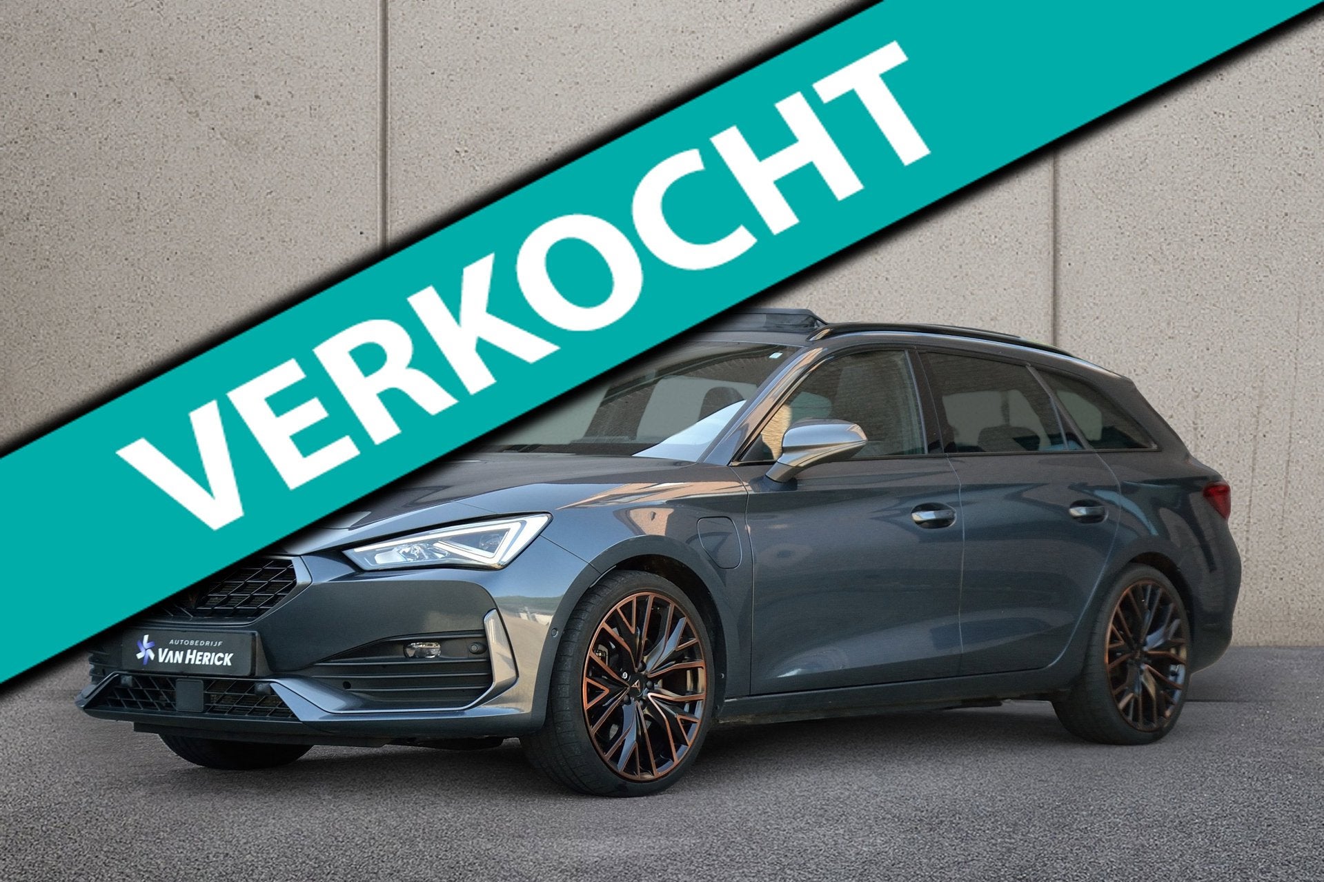 CUPRA Leon Sportstourer 1.4 e-Hybrid 245PK VZ Copper Edition, 77 km/l, Gebruikt, Zwart, 4 cilinders