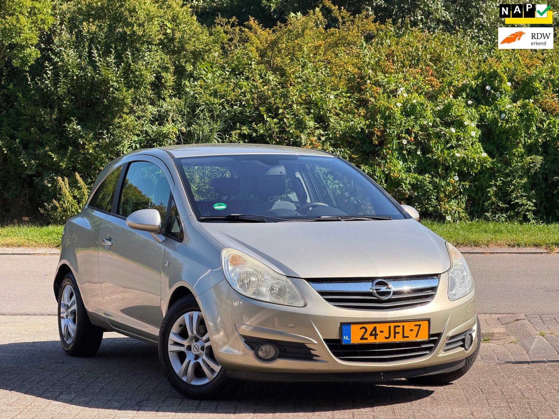Opel Corsa 1.4-16V / AUTOMAAT / CRUISE / AIRCO, 15 km/l, Gebruikt, 4 cilinders, Stuurwielverwarming