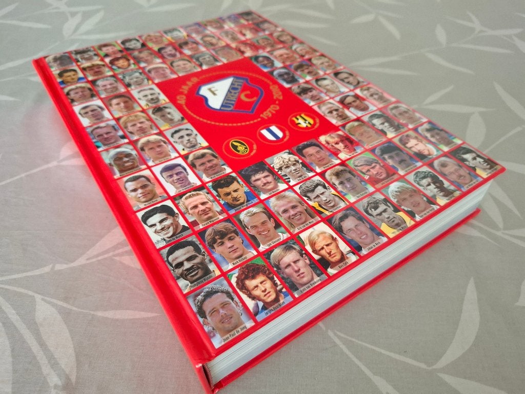 40 JAAR FC UTRECHT (1970 - 2010) Officieel Jubileumboek, Ophalen of Verzenden, Zo goed als nieuw, Balsport