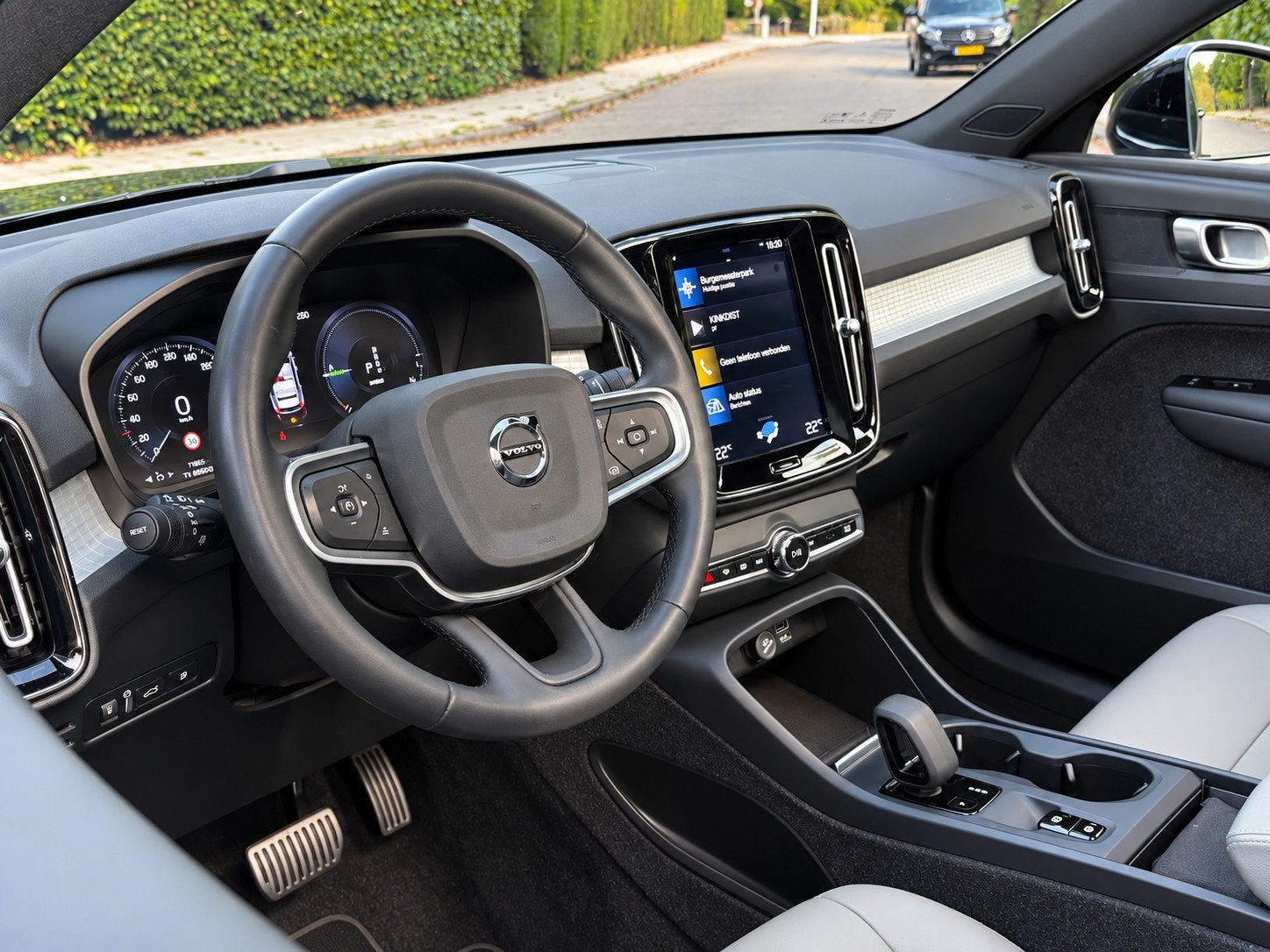 Volvo XC40 1.5 T4 Recharge Inscription|Trekhaak|Panoramadak|, Auto's, Dealer onderhouden, 1800 kg, Euro 6, Blauw