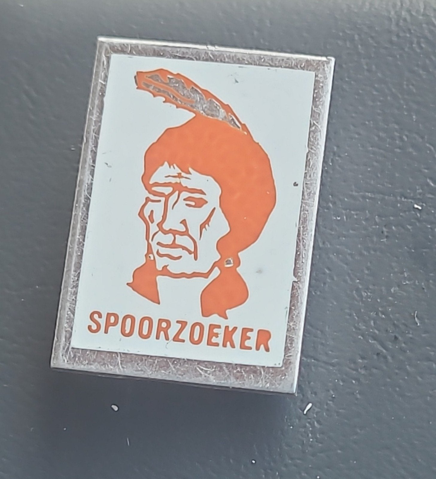 Vintage Spoorzoeker speldje, Verzamelen, Verzenden, Gebruikt, Overige onderwerpen