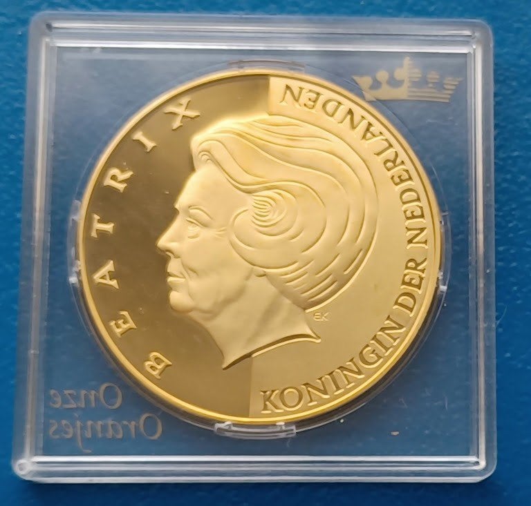 Onze Oranjes - Koningin Beatrix 70 jaar - 2008, Ophalen of Verzenden, Overige materialen, Nederland