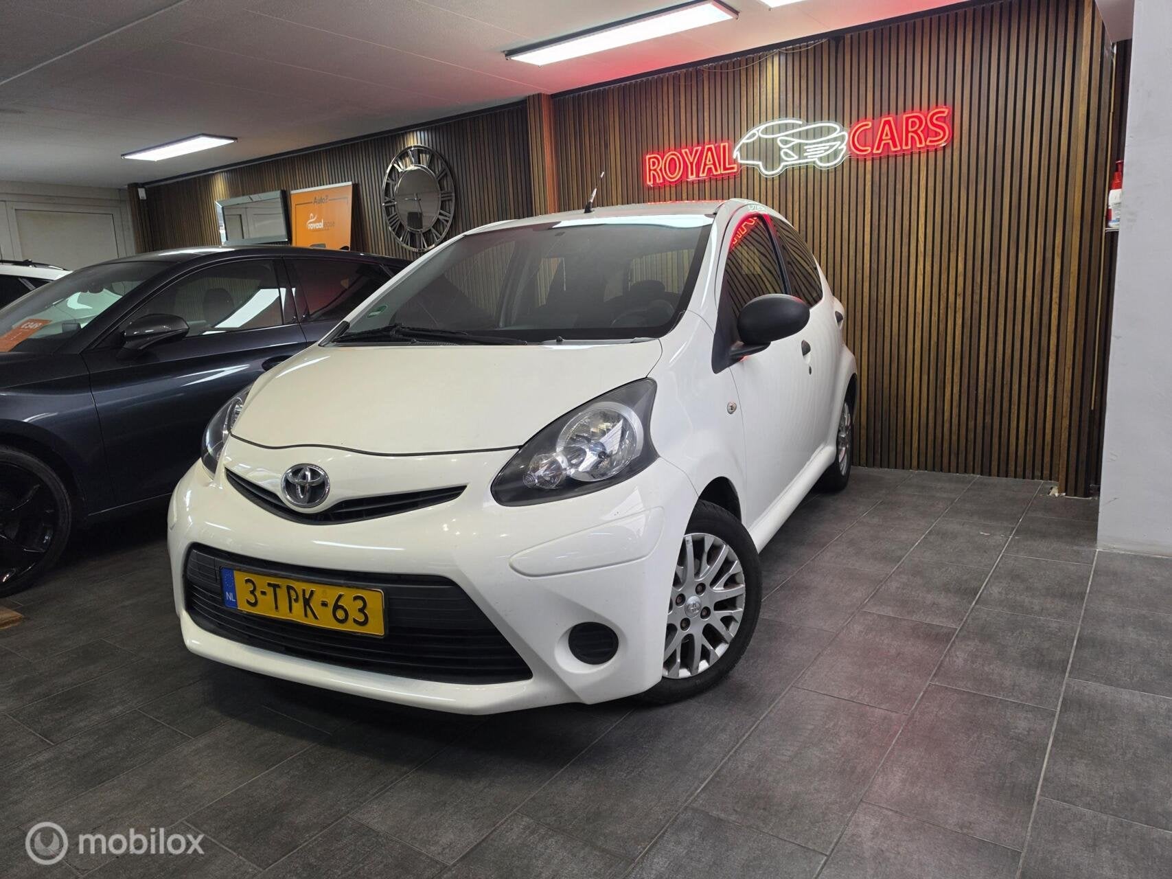 Toyota Aygo 1.0 VVT-i Now I NAVIGATIE | Carplay | Airco, Voorwielaandrijving, Euro 5, Gebruikt, 4 stoelen