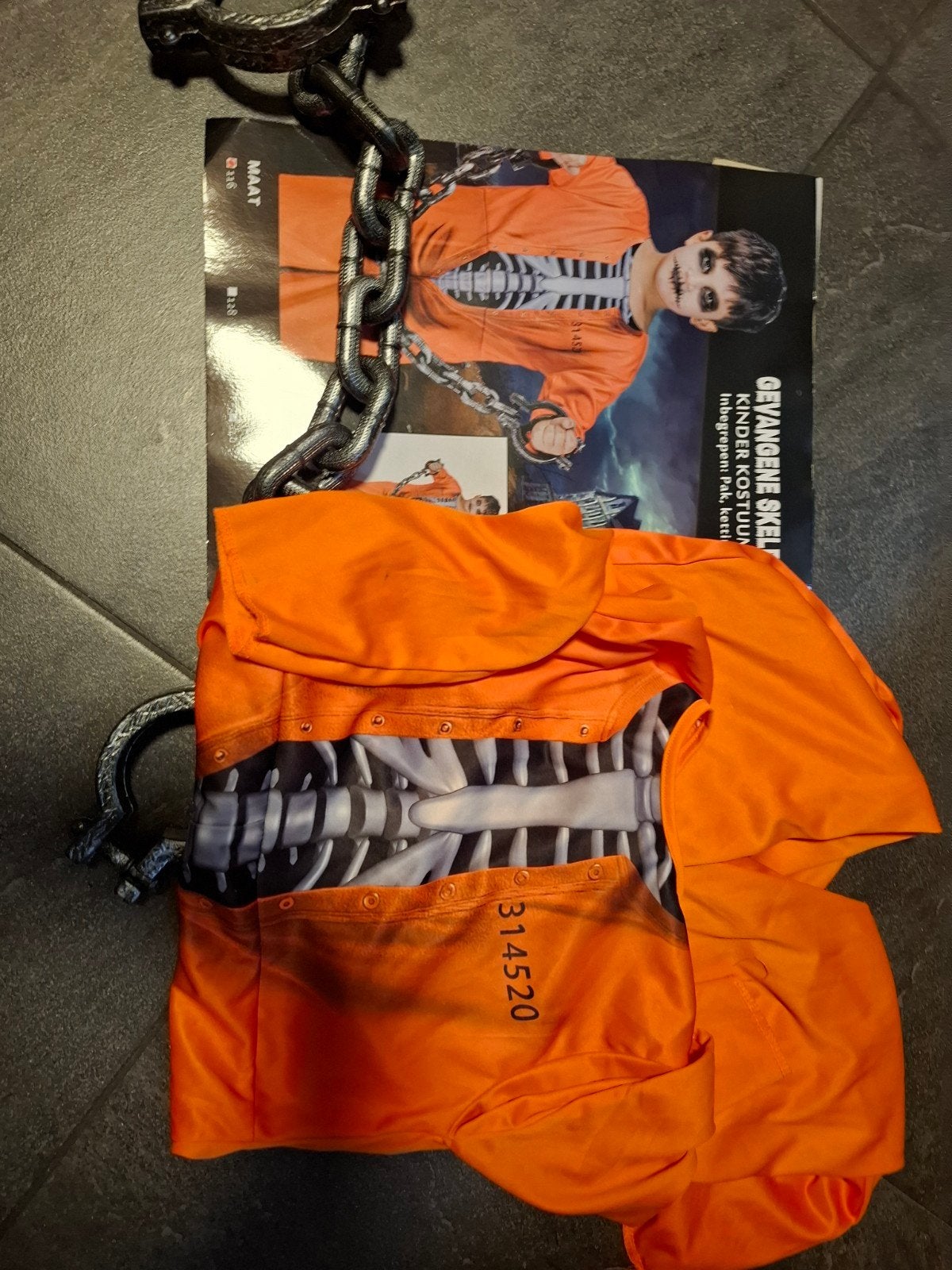 Gevangene Skelet Kinderkostuum Maat 116 met Ketting, Ophalen of Verzenden