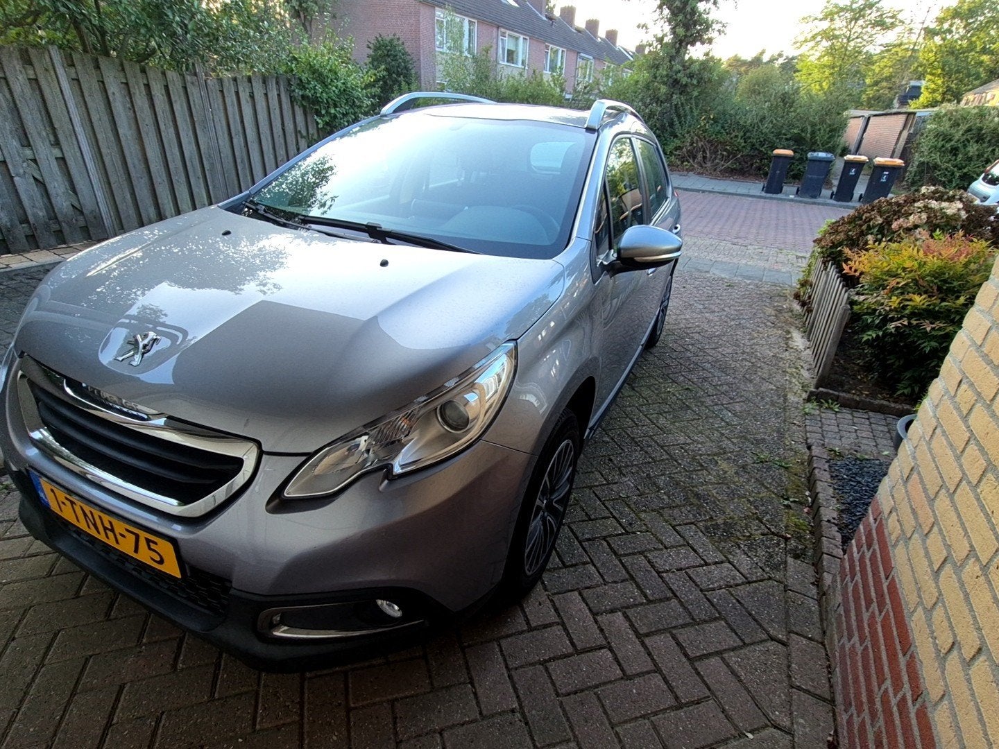 KOOPJE!!   Peugeot 2008 1.2 VTI 60KW/82PK 2014 , nieuwe dist, Auto's, Voorwielaandrijving, Stof, 40 €/maand, 1199 cc