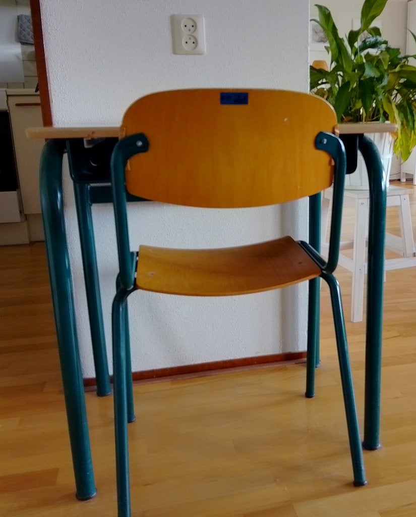 nostalgisch school tafeltje en bijpassende stoel., Ophalen, Gebruikt, Tafel(s) en Stoel(en)