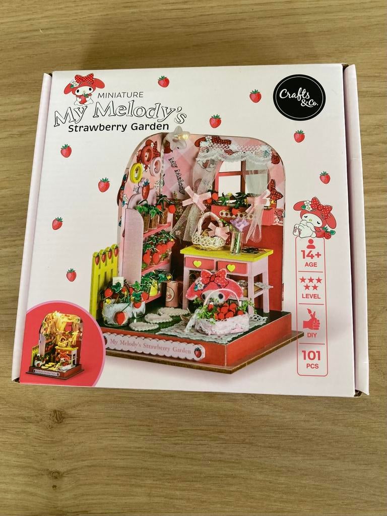 My melodys strawberry garden miniatuurbouw, Ophalen of Verzenden, Zo goed als nieuw, Knutselwerk