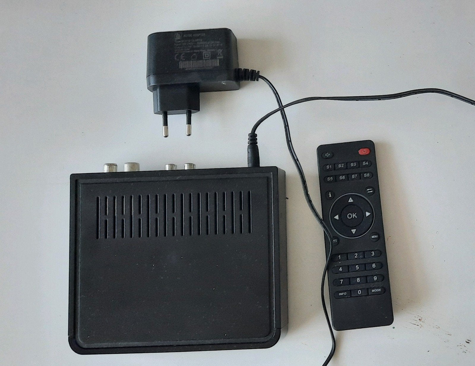 Quantis QE317 Radio Decoder met afstandsbediening, Ophalen of Verzenden, Zo goed als nieuw, Decoder