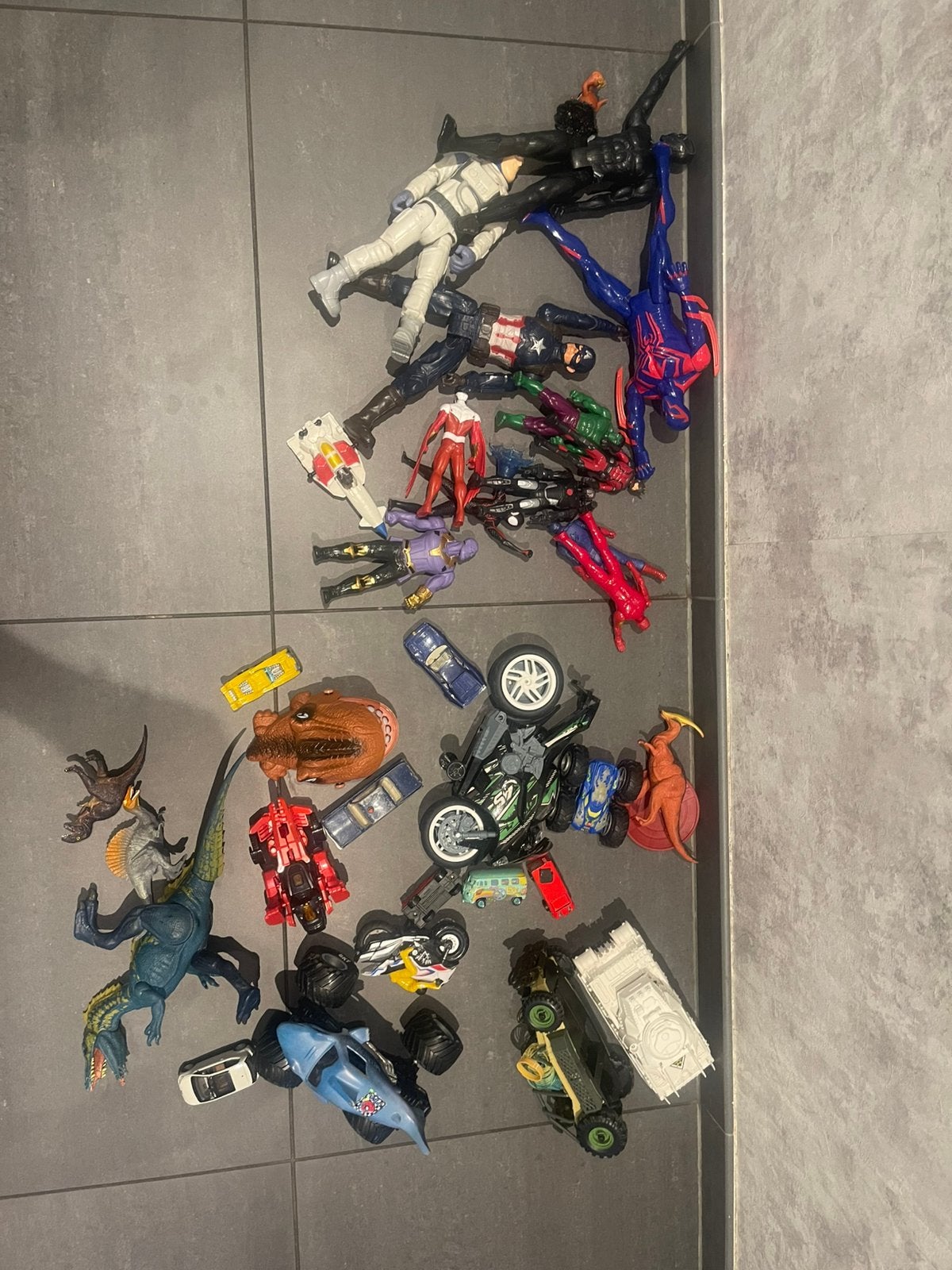 Speelgoed. Autos dinos superhelden, Ophalen of Verzenden, Zo goed als nieuw