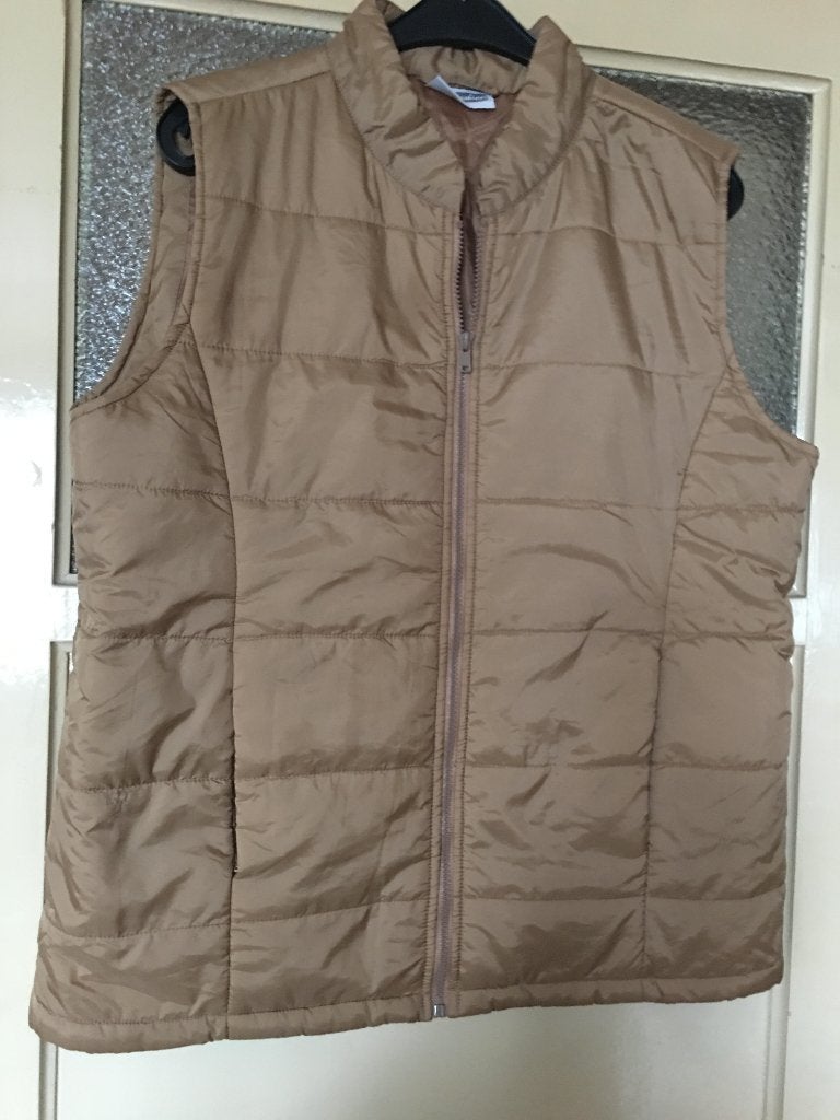 Bodywarmer, 44, bruin, Kleding | Dames, Ophalen of Verzenden, Nieuw, Maat 42/44 (L), Bruin