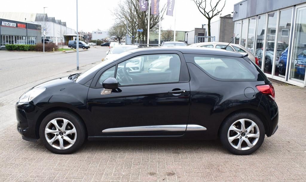 DS 3 1.2 PureTech So Chic | CLIMATE CONTROL |CRUISE CONTROL, Stof, Gebruikt, 1199 cc, Zwart