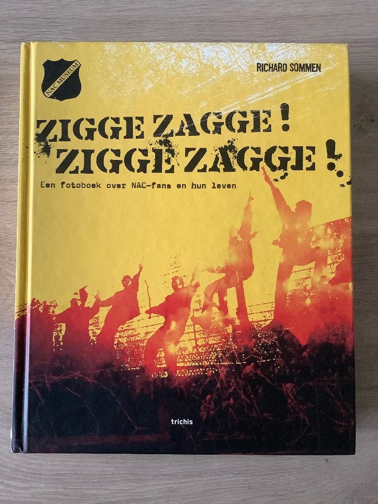 NAC Breda - Ziggezagge! ziggezagge!, Verzamelen, Sportartikelen en Voetbal, Ophalen of Verzenden, Zo goed als nieuw, NAC Breda