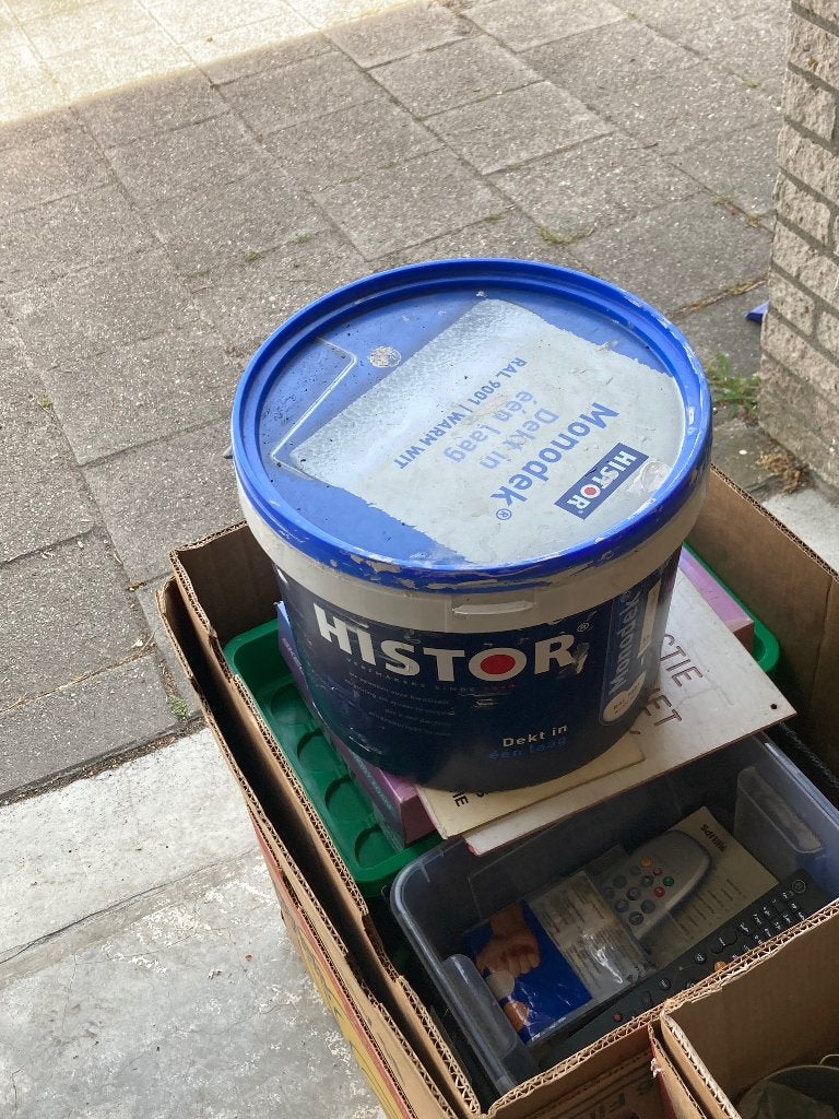 Muurverf, Ophalen