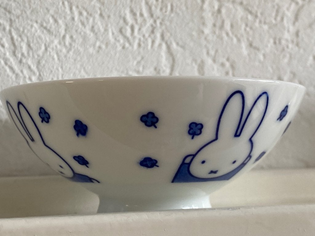 Nijntje Miffy schaaltje wit Delftsblauw 1998 doorsnee 11 cm, Overige merken, Ophalen of Verzenden, Modern, Porselein