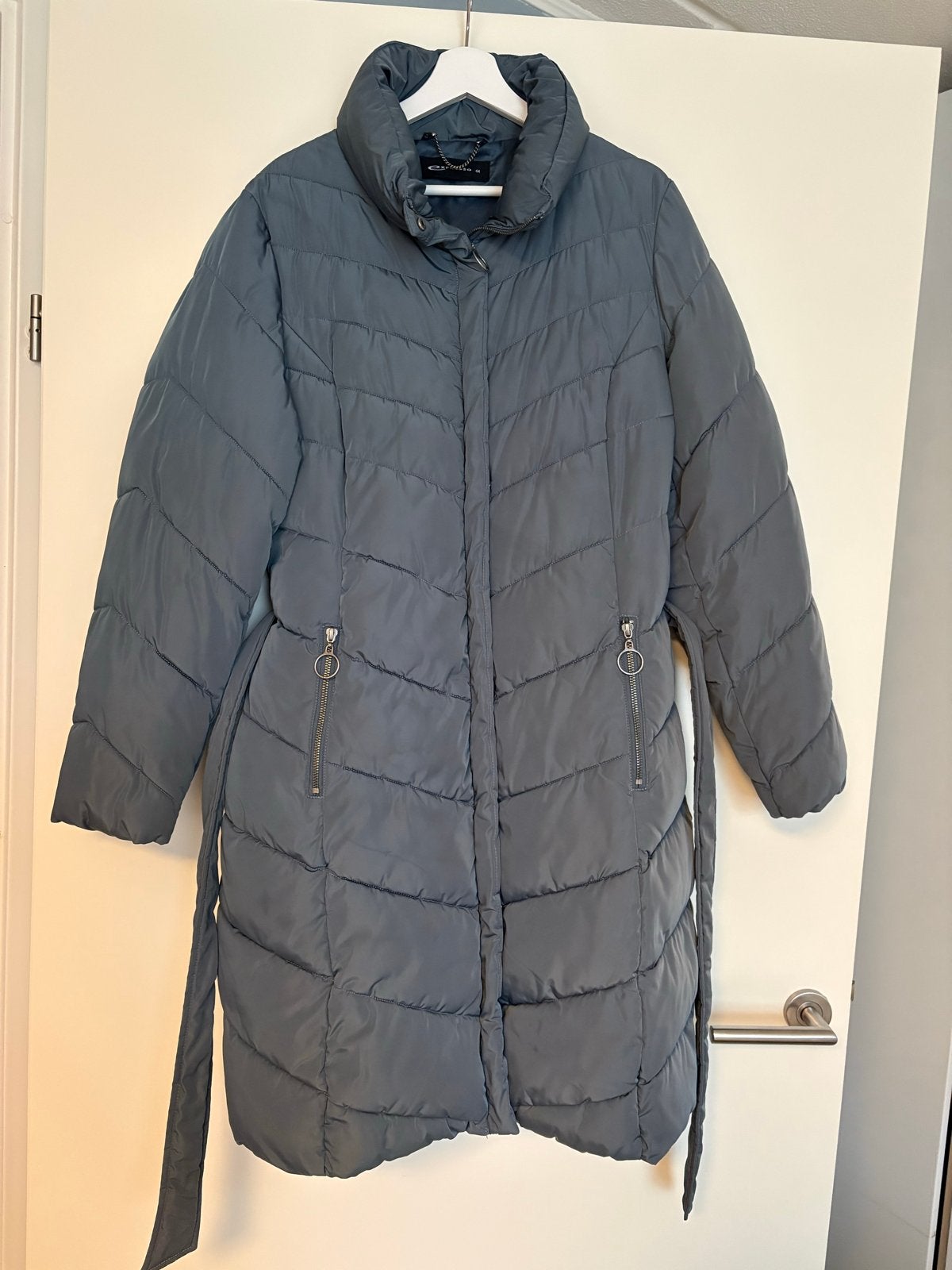 Stijlvolle gewatteerde jas met riem - Maat M, Verzenden, Zo goed als nieuw, Maat 42/44 (L), Blauw