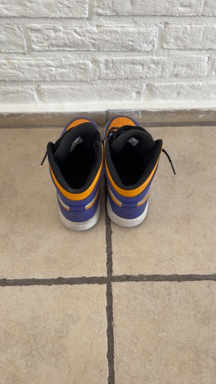 Nike Air Jordan 1 Mid Lakers - Maat 38.5, Nike Air Jordan, Overige kleuren, Ophalen of Verzenden, Sneakers of Gympen