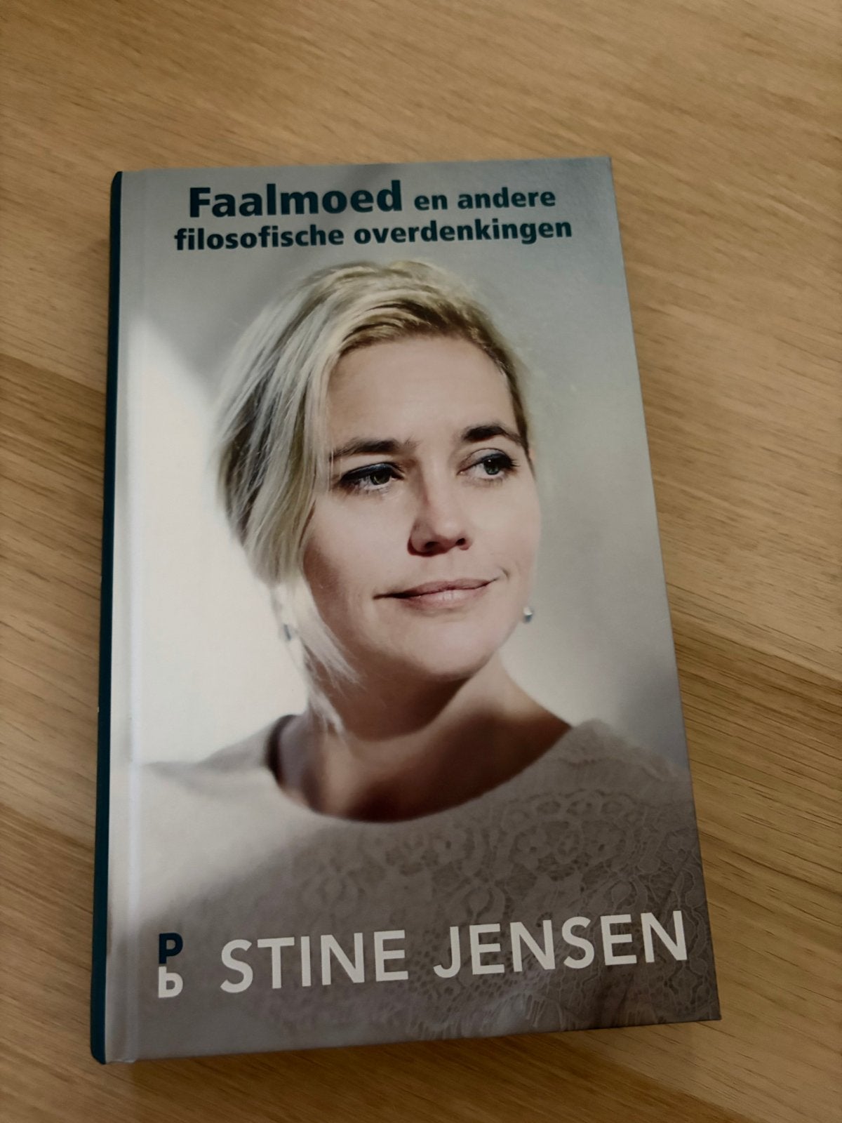 Faalmoed en andere filosofische overdenkingen - Stine Jensen, Ophalen of Verzenden, Zo goed als nieuw, Wijsbegeerte of Ethiek