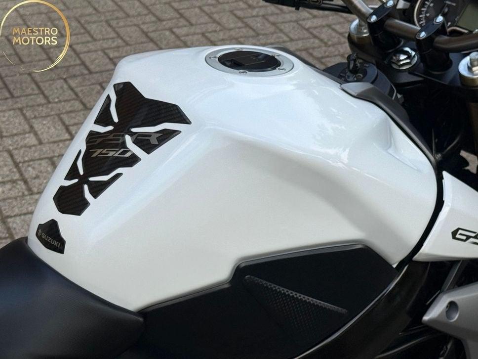 Foto 9 van SUZUKI GSR 750 ABS Origineel NL GROTE Beurt gehad TOPPER !!