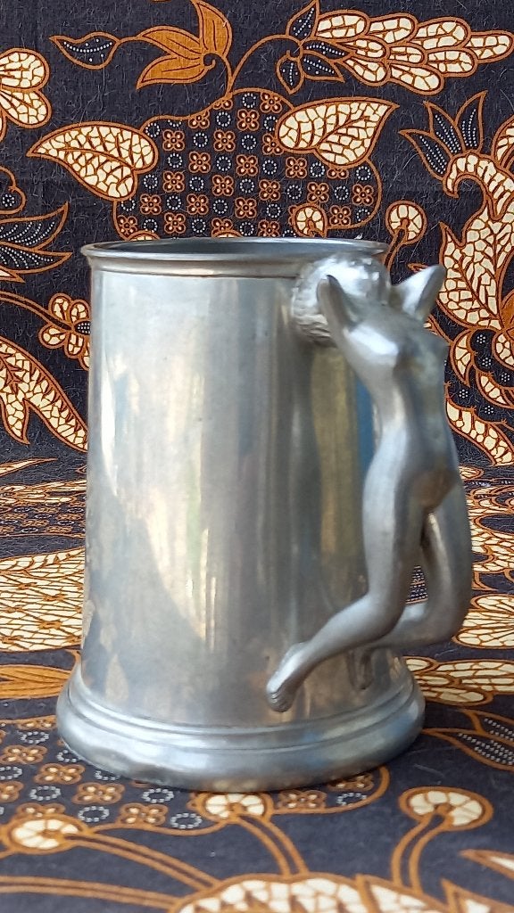Mooie oude Engelse tinnen beker met een naakte vrouw 13 cm., Antiek en Kunst, Ophalen of Verzenden