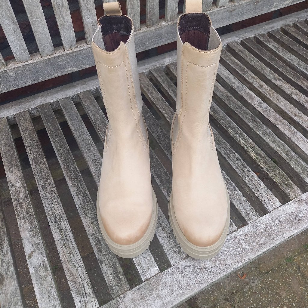 Chelsea boots/laarsjes Omoda maat 39, Kleding | Dames, Beige, Omoda, Lage of Enkellaarzen, Ophalen of Verzenden