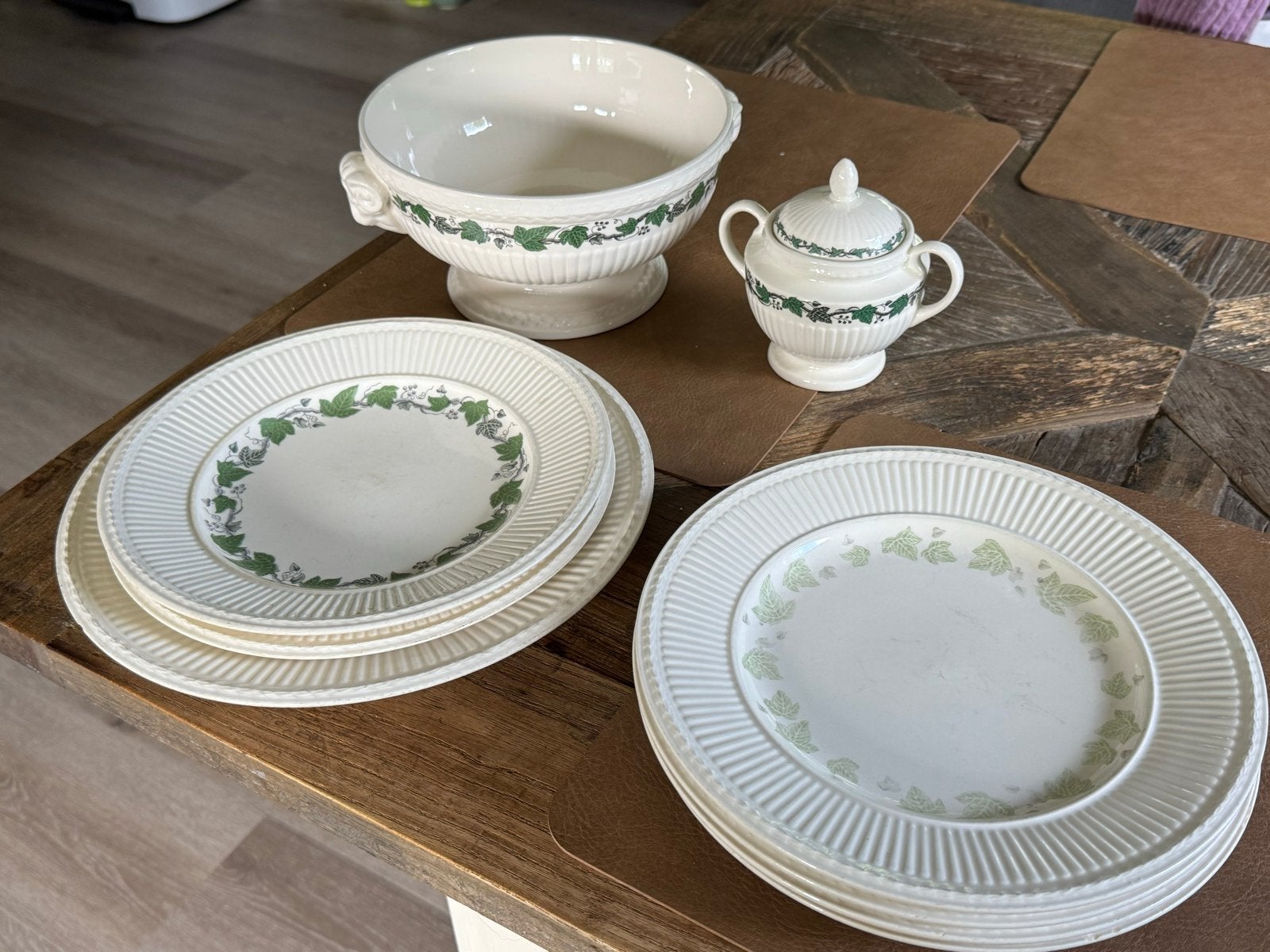 Wedgwood Stratford serviesdelen - borden, schaal, suikerpot, Ophalen, Gebruikt, Bord(en), Wedgwood