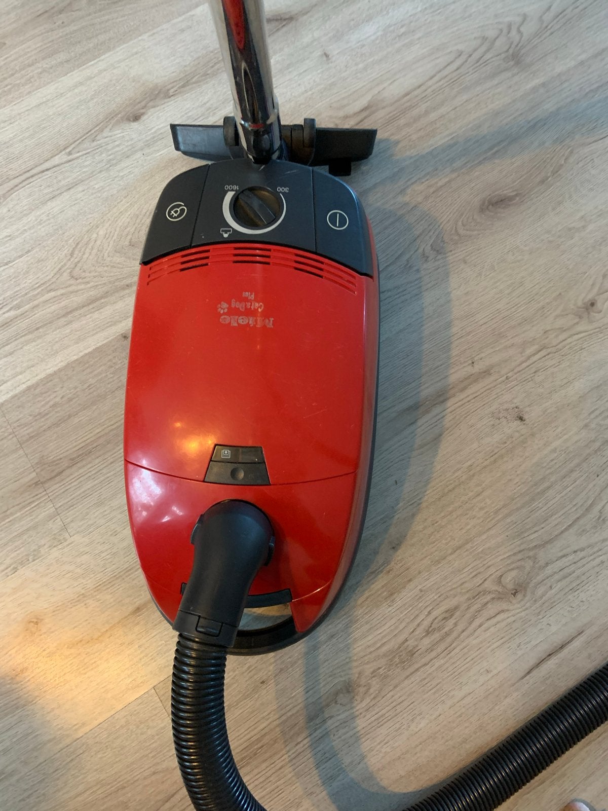 Miele Cat & Dog Plus sledestofzuiger - Rood, Witgoed en Apparatuur, Gebruikt, Ophalen of Verzenden, Miele, Sledestofzuiger
