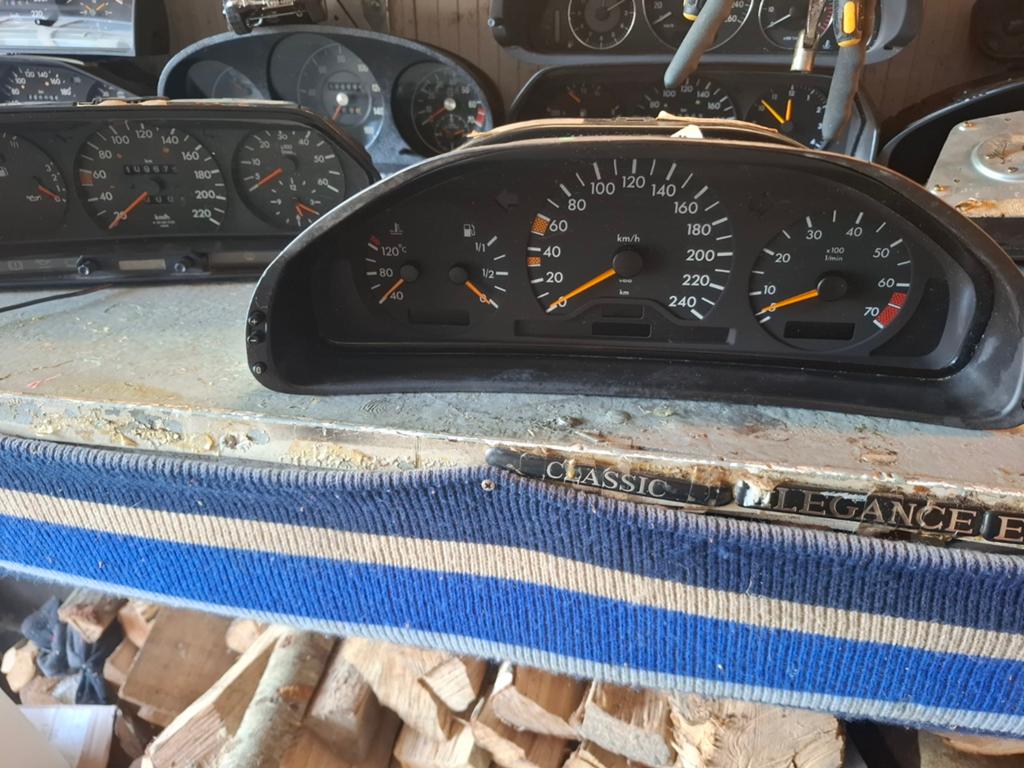 Mercedes-Benz W210 Tellerklok / Instrumentenpaneel, Auto-onderdelen, Dashboard en Schakelaars, Ophalen of Verzenden, Gebruikt