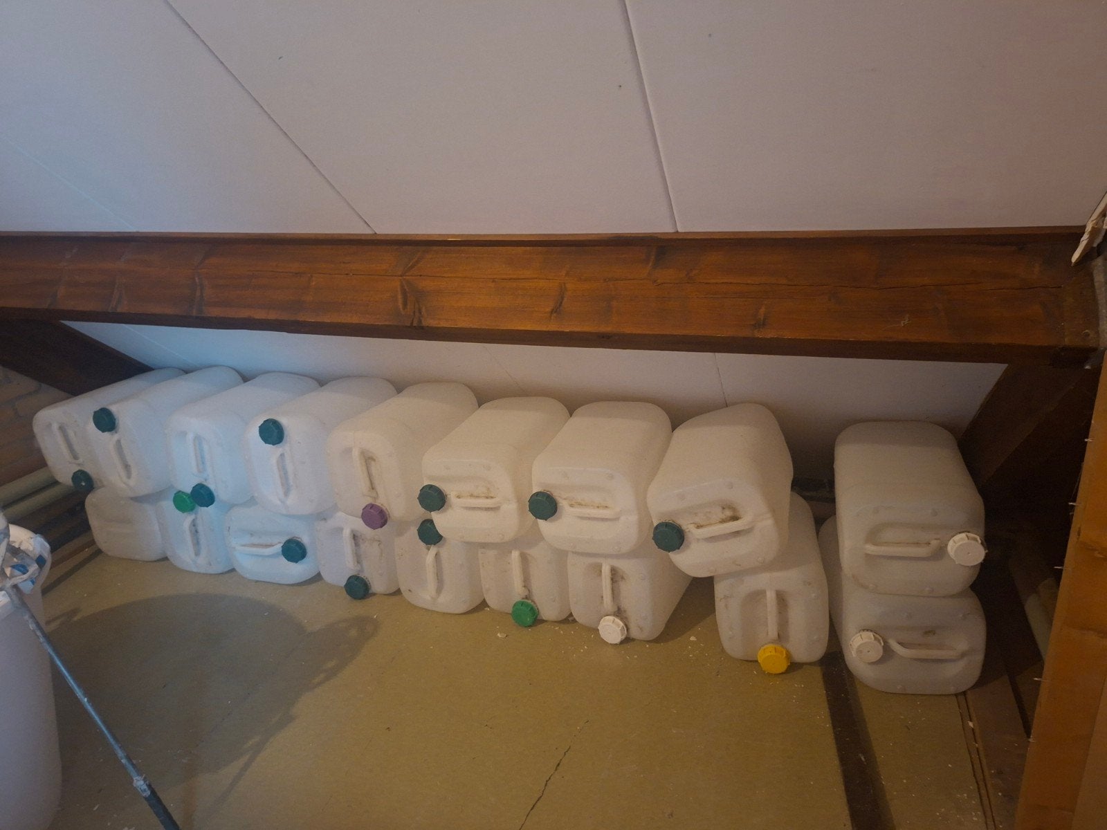 18 jerrycans 25L, Ophalen, Minder dan 60 cm, Cv-ketel of Combi-ketel, Minder dan 30 cm