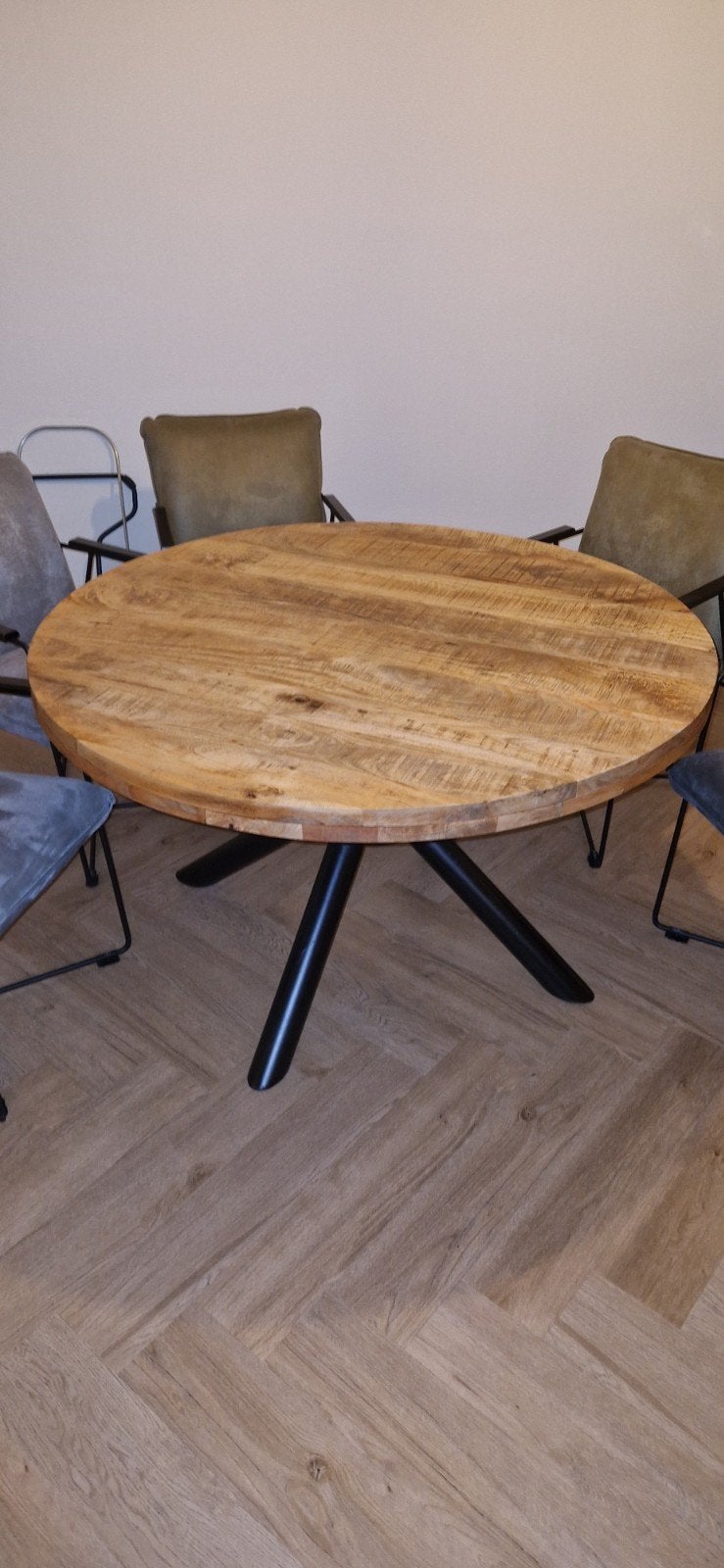 Ronde eettafel mangohout 130cm, Huis en Inrichting, Ophalen, Rond, Zo goed als nieuw, Vier personen