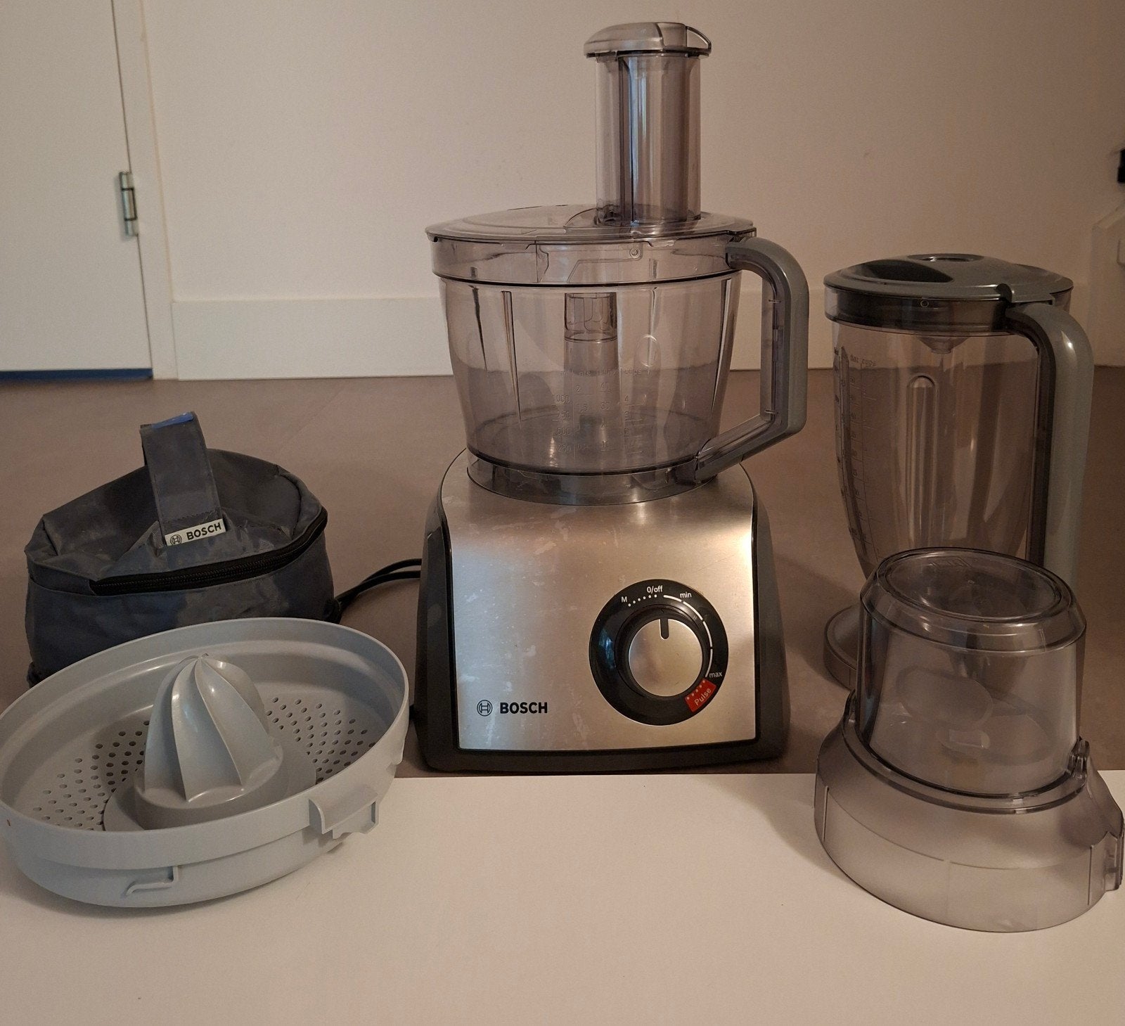 Bosch keukenmachine, complete set, 4 liter of meer, Ophalen, Gebruikt, 3 snelheden of meer