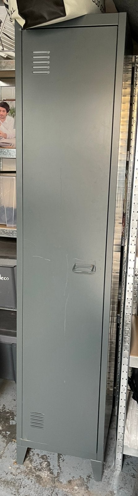 Smalle grijze lockerkast, Ophalen, Gebruikt