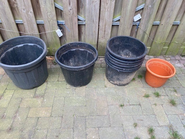 Potten, grote maten(plastic), Tuin en Terras, Kunststof, Rond, Zo goed als nieuw, Minder dan 40 cm