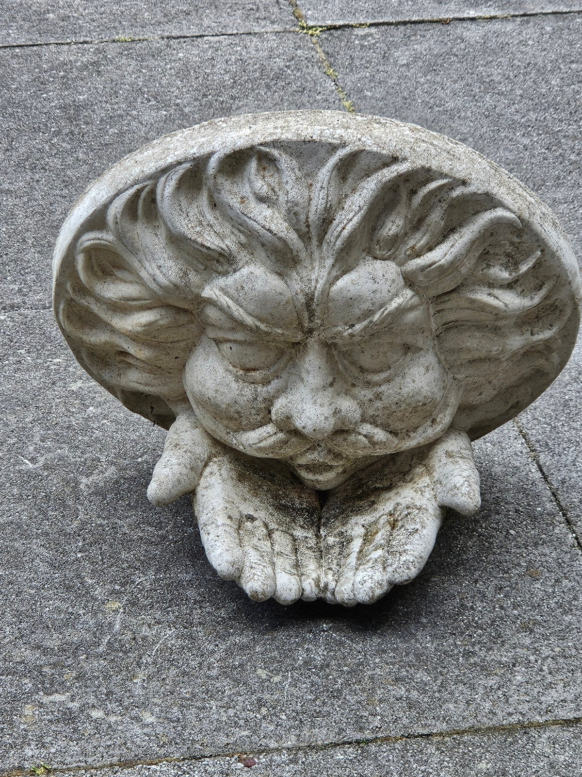 Betonnen gezicht met uitgestrekte handen - 35 cm, Tuin en Terras, Tuinbeelden, Ophalen