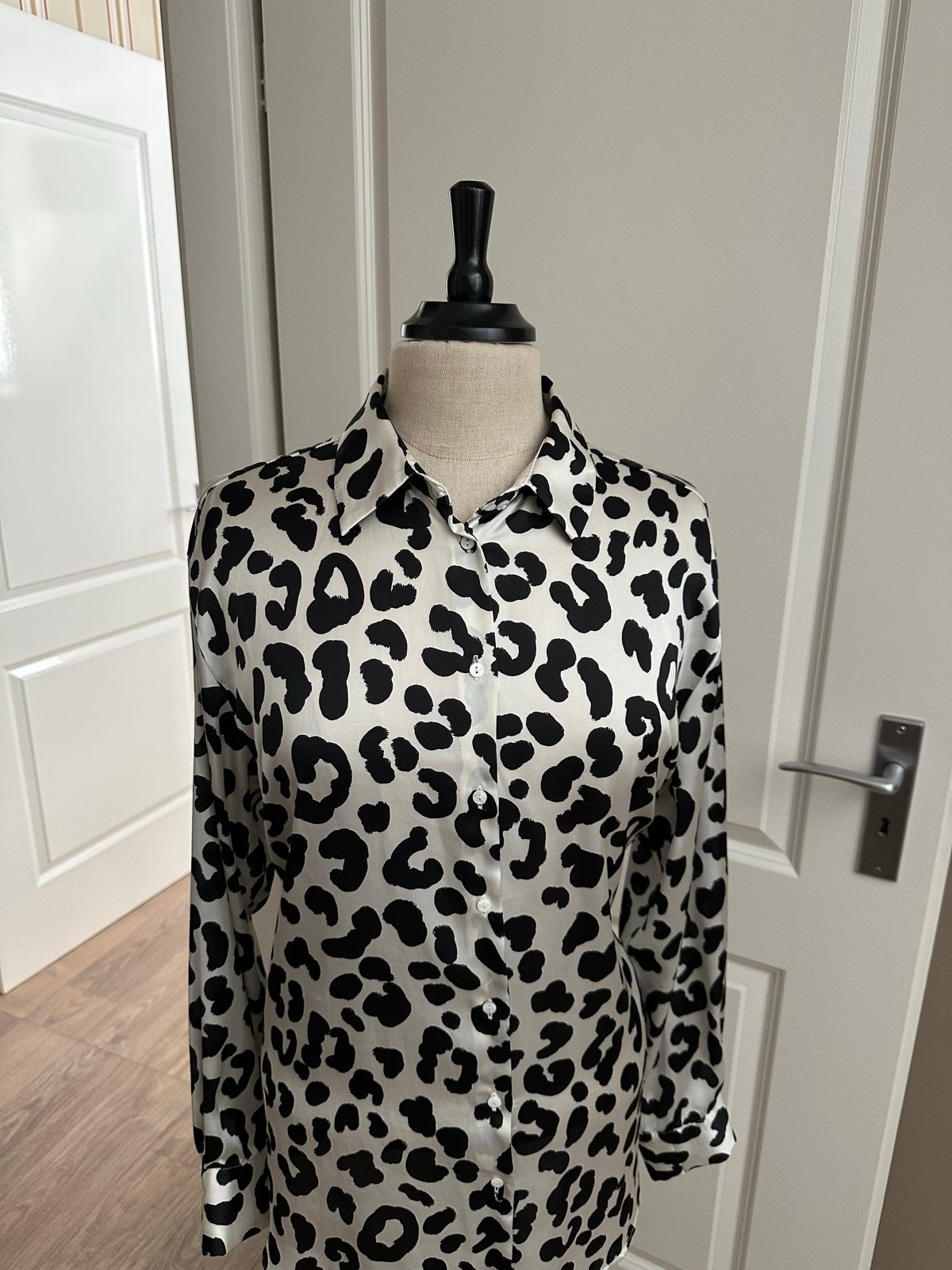 Zara blouse met luipaardprint - Maat L - Zwart - Beige, Ophalen of Verzenden, Zo goed als nieuw, Maat 42/44 (L), Zwart