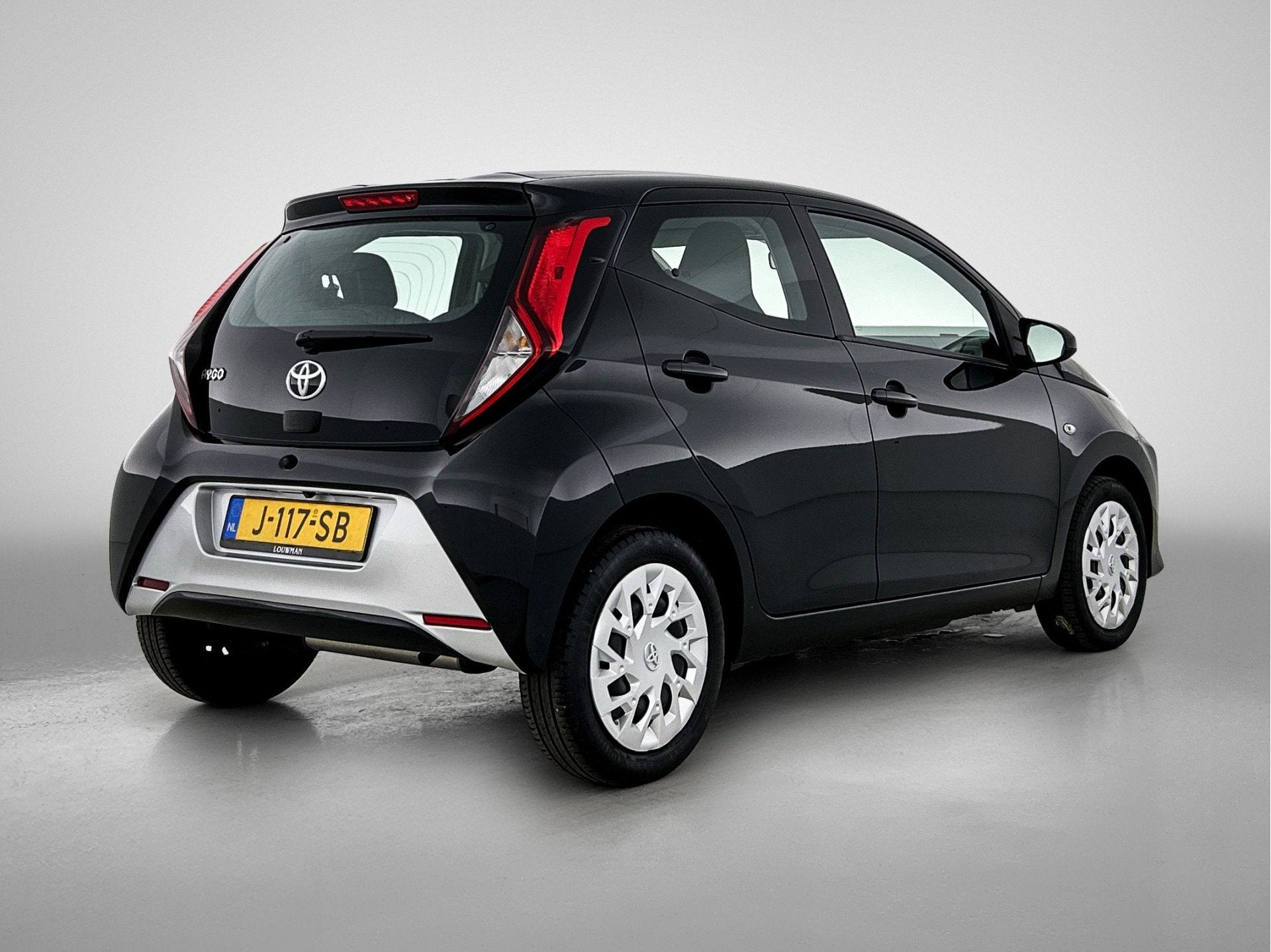 Toyota Aygo 1.0 VVT-i x-play | Dealer onderhouden | Apple Ca, Voorwielaandrijving, Stof, Gebruikt, 4 stoelen