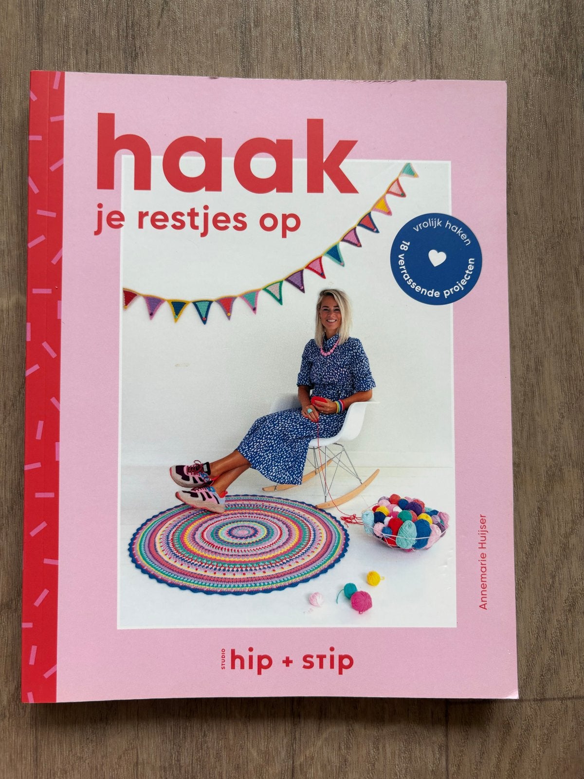 Haak je restjes op - Vrolijk haken met Studio Hip en Stip, Ophalen of Verzenden, Zo goed als nieuw, Breien en Haken