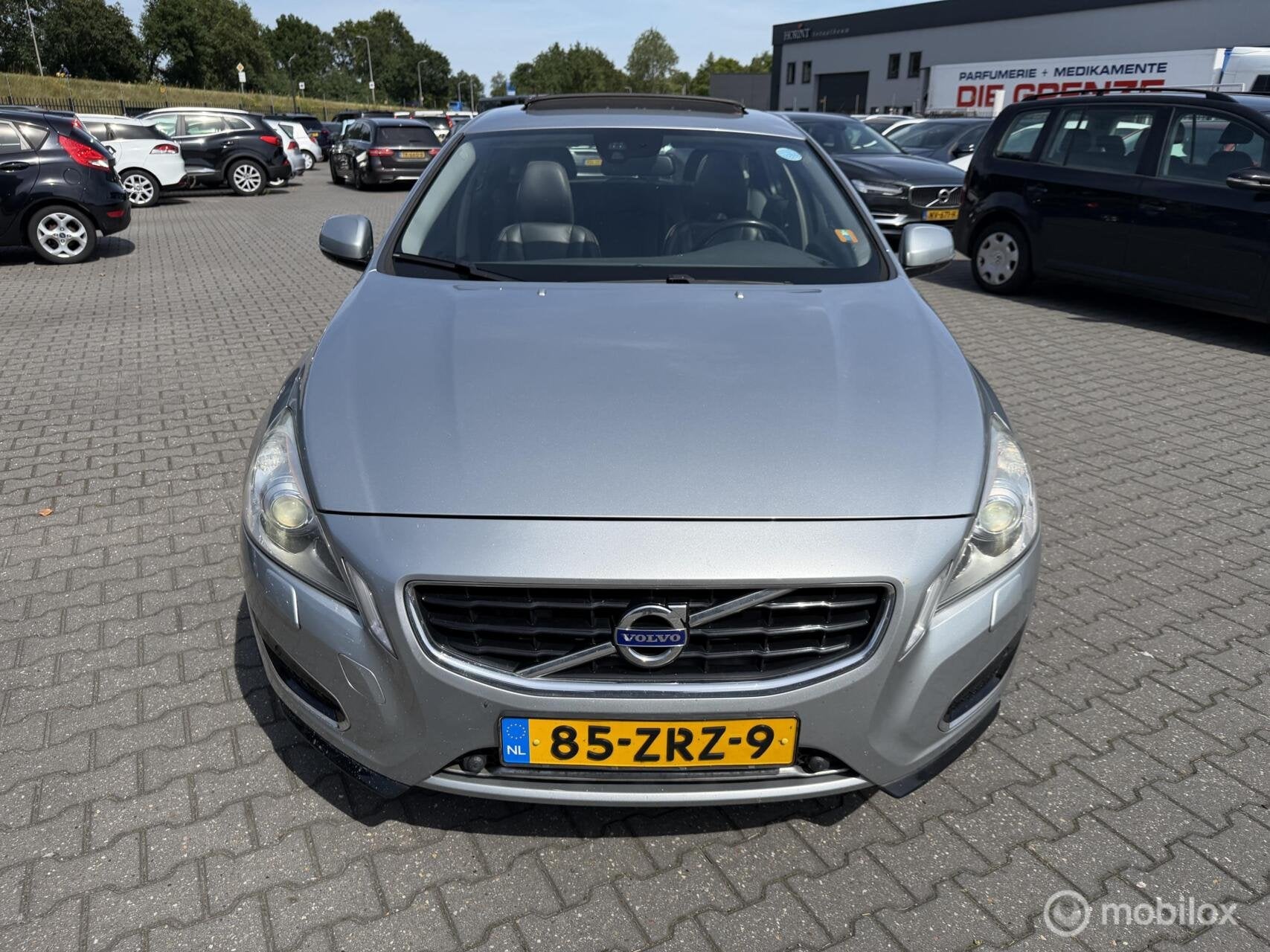 Volvo V60 2.4 D6 AWD Plug-In Hybrid Pure Limited, Automaat, Euro 5, Zwart, 1848 kg
