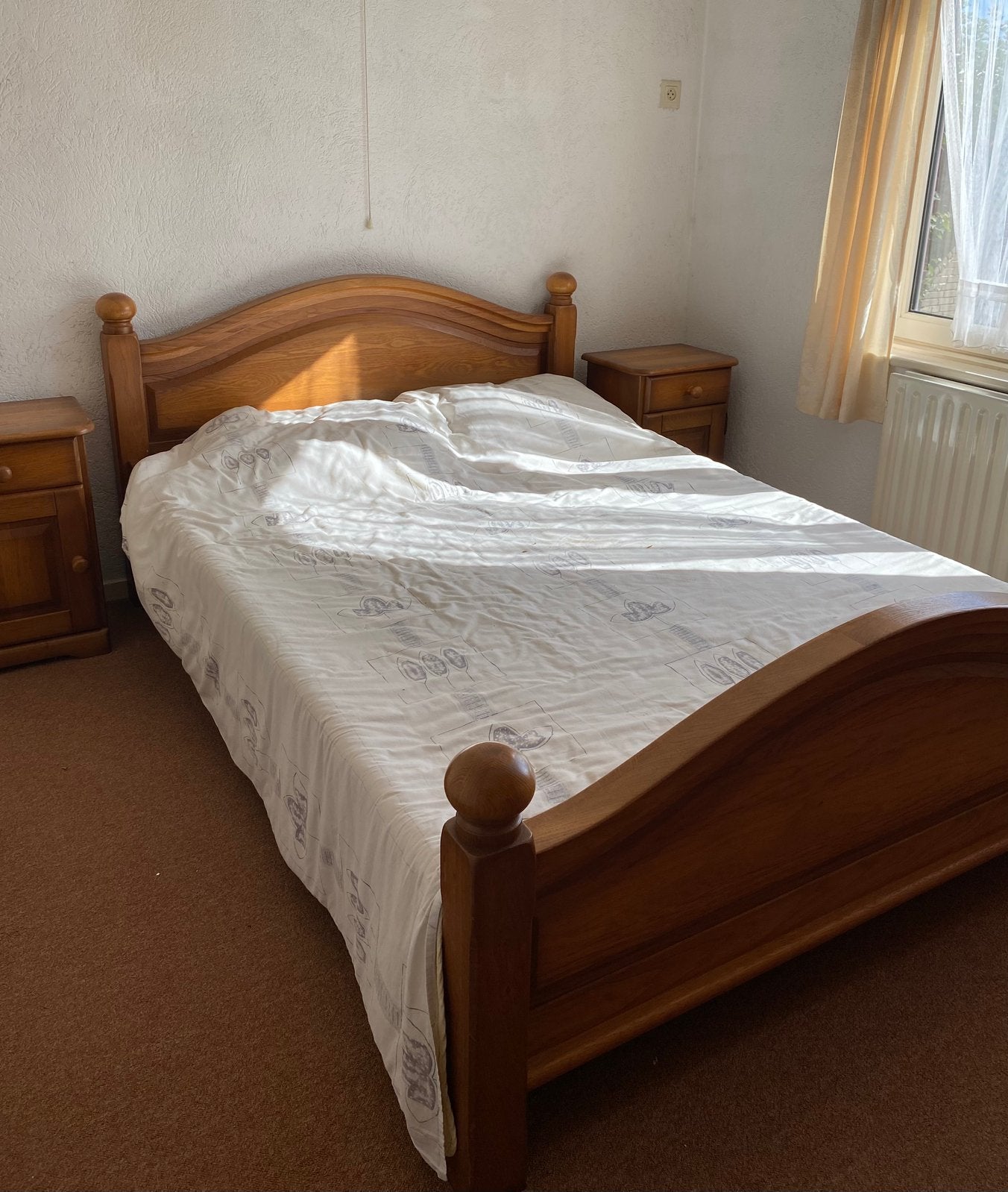 Houten bed met nachtkastjes, Ophalen