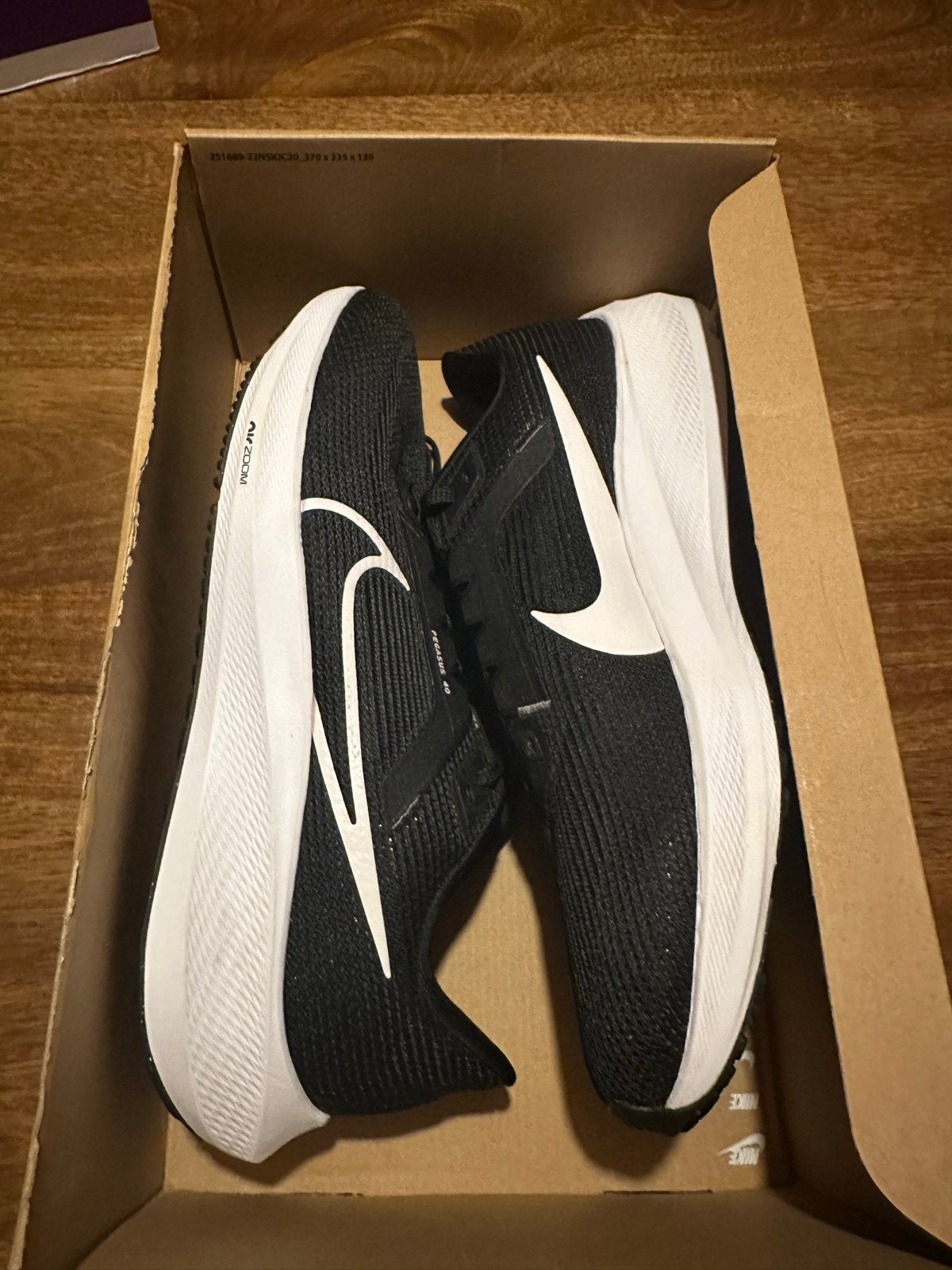 Nike Air Zoom Pegasus 40 - Zwart/Wit - Maat 48,5, Zwart, Nieuw, Ophalen of Verzenden, Sneakers of Gympen