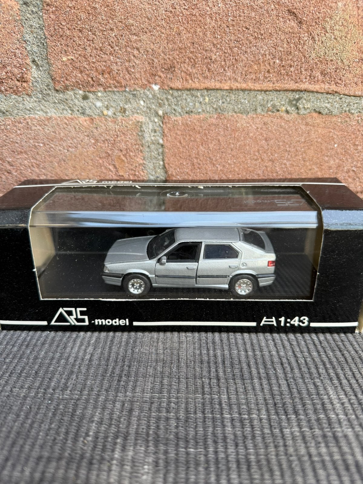 1:43 ARS Alfa Romeo 33, Ophalen of Verzenden, Zo goed als nieuw, Auto, Overige merken