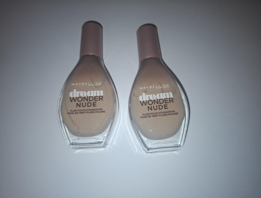 Maybelline Dream Wonder Nude Foundation (advr 301), Gehele gezicht, Beige, Nieuw, Ophalen of Verzenden