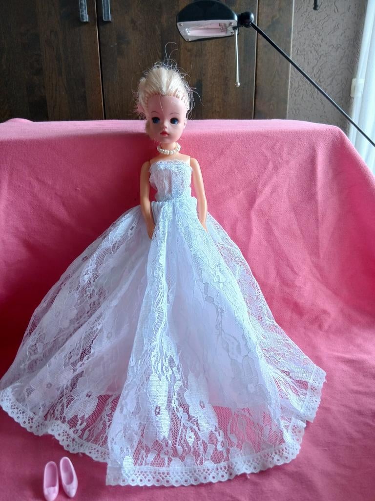 Barbie trouwjurk vintage 2, Ophalen of Verzenden, Gebruikt, Pop