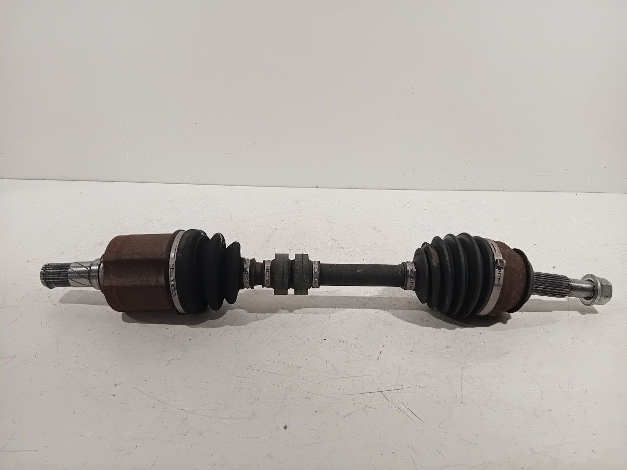 Aandrijfas links voor Nissan X-Trail, Onderdelen@venauto.nl, Van der Ven Autorecycling B.V., Gebruikt, Ettenseweg 76, 4706 PB Roosendaal, The Netherlands