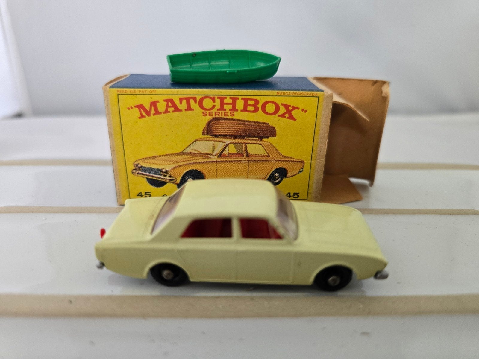 Matchbox Series 45 Ford Corsair met bootje, Ophalen of Verzenden