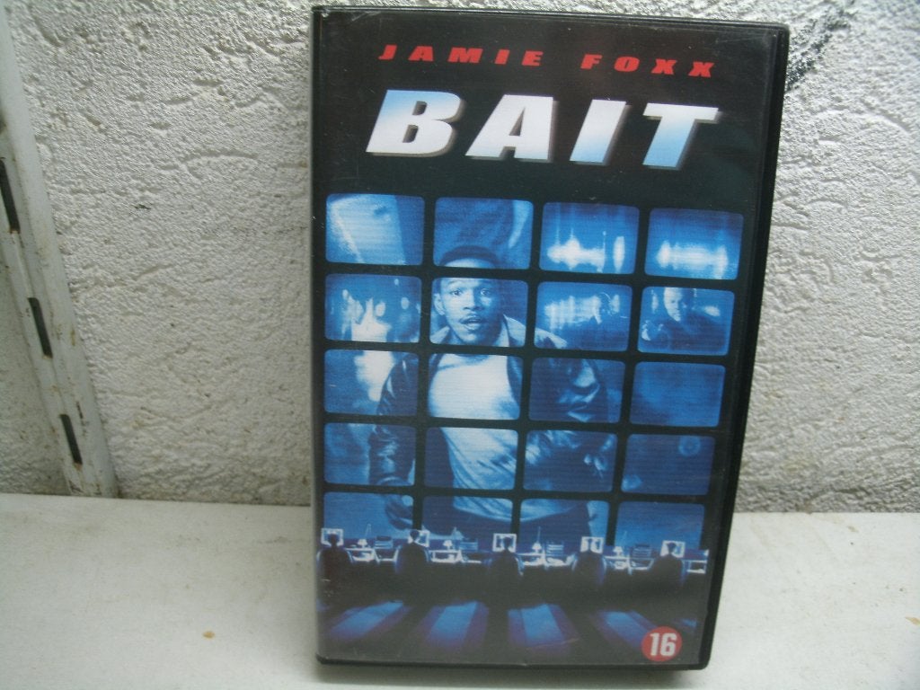 vhs 257b bait, Alle leeftijden, Ophalen of Verzenden, Zo goed als nieuw, Actie en Avontuur