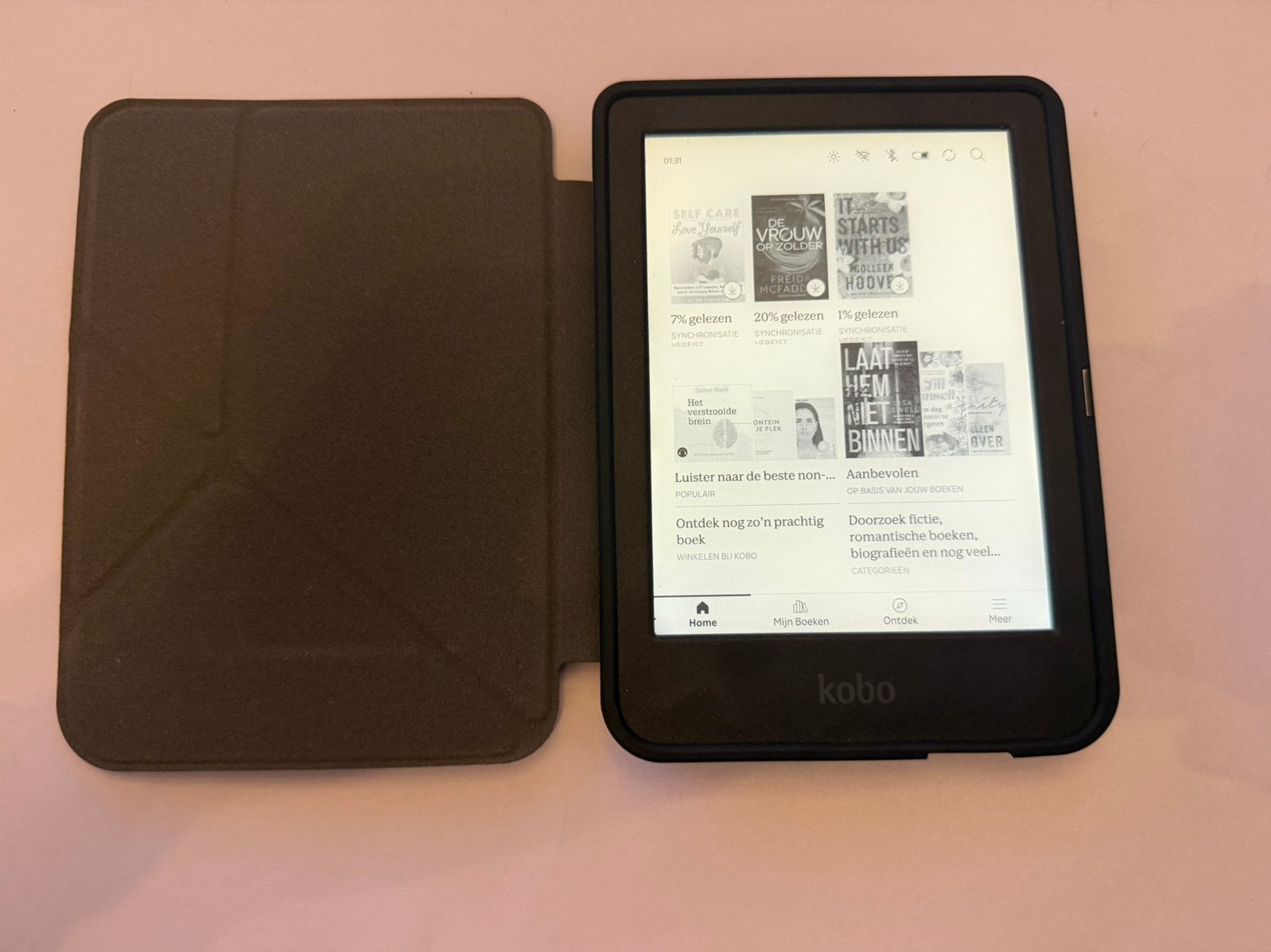 Kobo Clara BW e-reader z.g.a.n. met sleepcover, Computers en Software, Kobo, Ophalen of Verzenden, Zo goed als nieuw, 16 GB of meer
